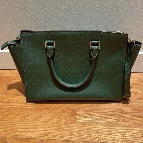 Michael Kors Handbag - Picture 2 of 6